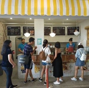 Meet your Posher, Linh